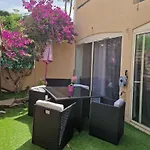 T2 Rez De Jardins 카발레르쉬르메르
