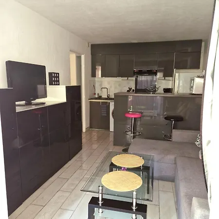 T2 Rez De Jardins Apartment